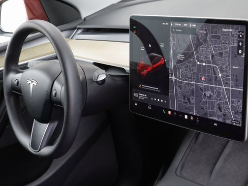 Used 2023 Tesla Model Y Long Range image 23