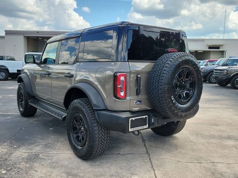 Certified 2025 Ford Bronco Outer Banks w/ Sasquatch Package AWD/4WD image 7