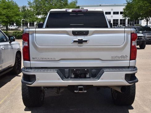 Used 2022 Chevrolet Silverado 2500 High Country w/ Safety Package II AWD/4WD image 7