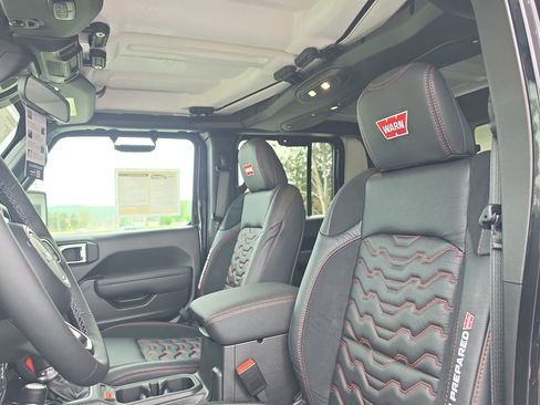New 2026 Jeep Gladiator Rubicon w/ Steel Power Dome Hood Package AWD/4WD image 16