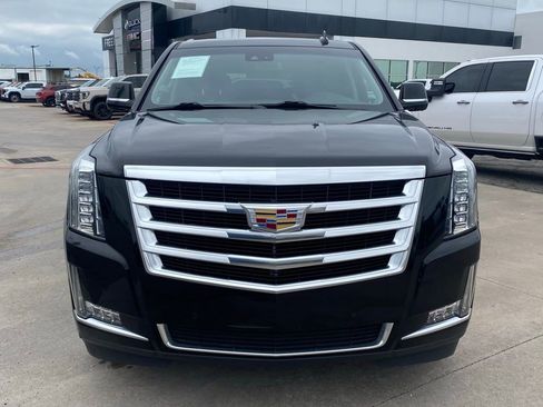 Used 2019 Cadillac Escalade Luxury RWD image 8