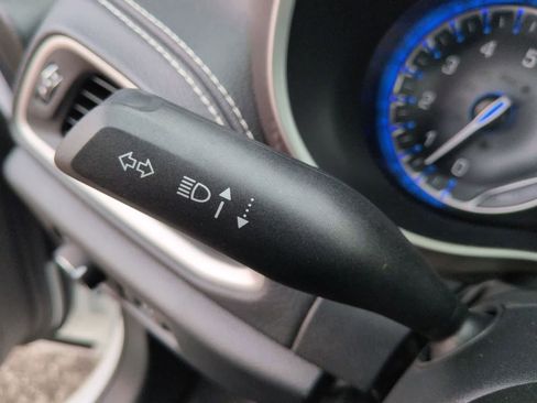 New 2026 Chrysler Pacifica Select image 24