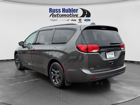 Used 2020 Chrysler Pacifica Limited w/ Advanced Safetytec Group FWD image 3