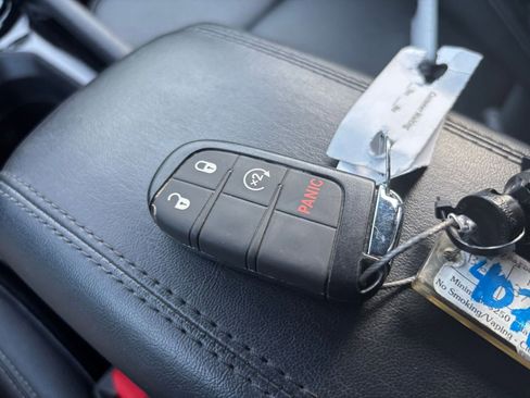 Used 2025 Jeep Compass Limited AWD/4WD image 25