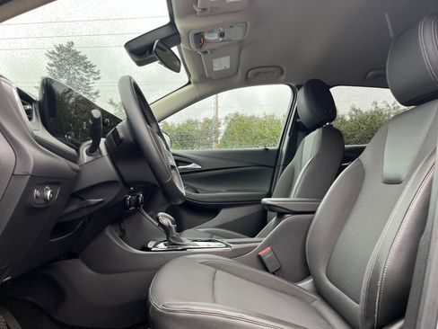 Used 2025 Buick Encore GX Preferred image 25