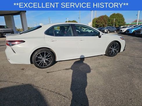 Used 2022 Toyota Camry SE image 25