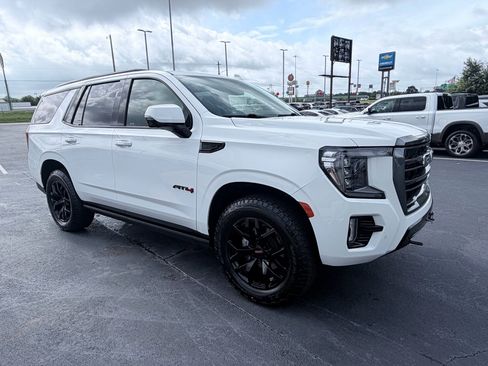 Used 2022 GMC Yukon AT4 w/ Technology Package AWD/4WD image 2