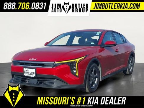 Used 2025 Kia K4 LXS image 1