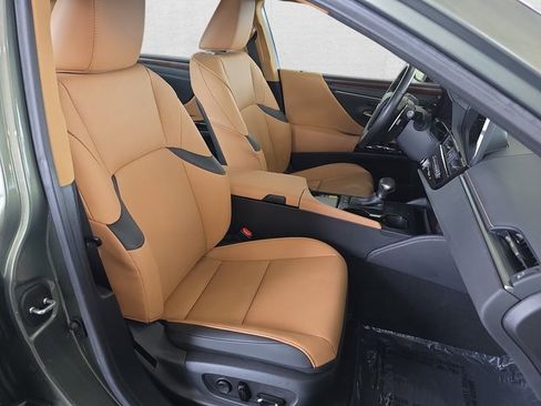 Certified 2025 Lexus ES 300h 300h w/ Premium Package image 10