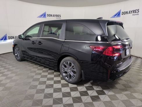 Used 2025 Honda Odyssey Touring image 4