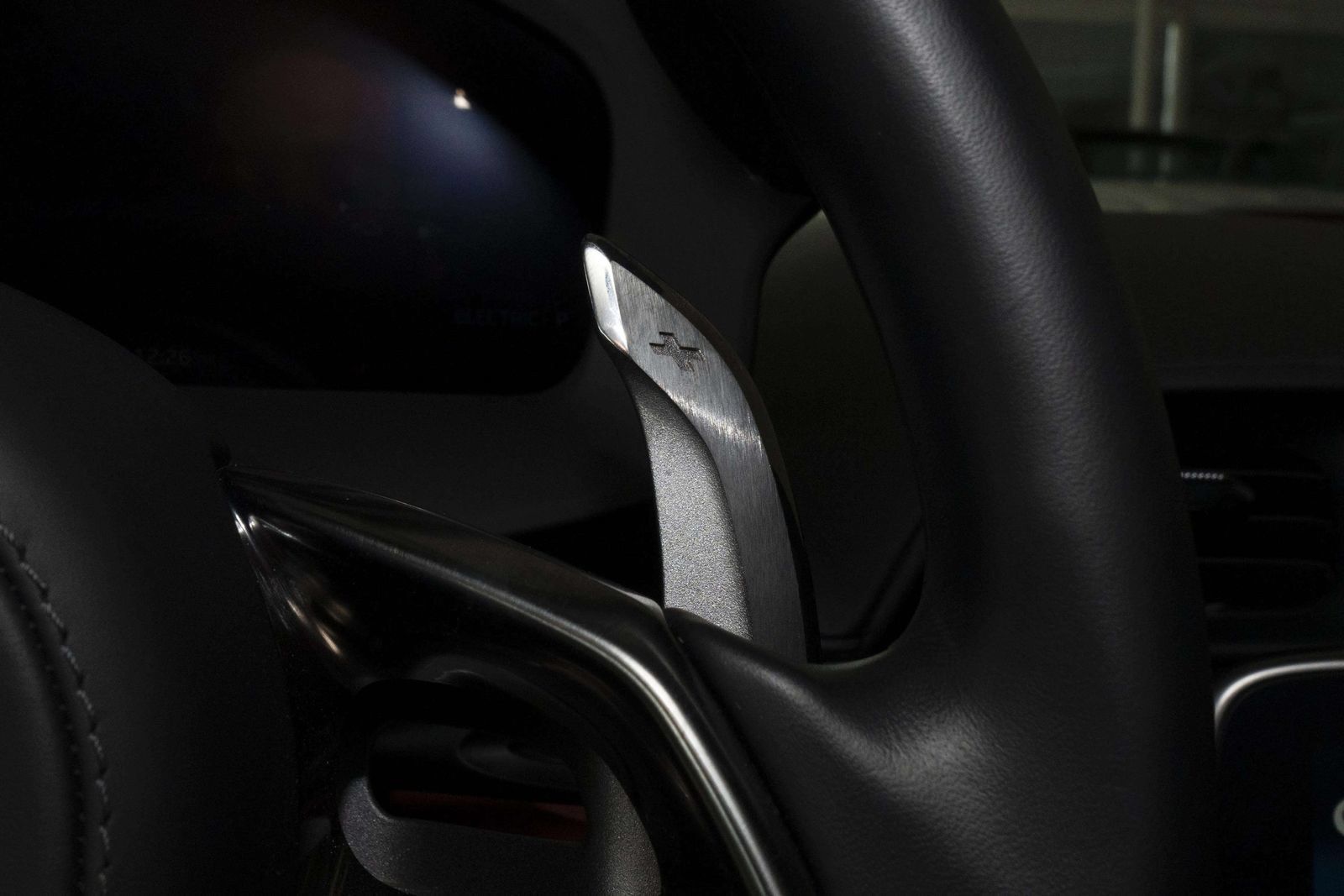 Used 2023 McLaren Artura RWD image 26