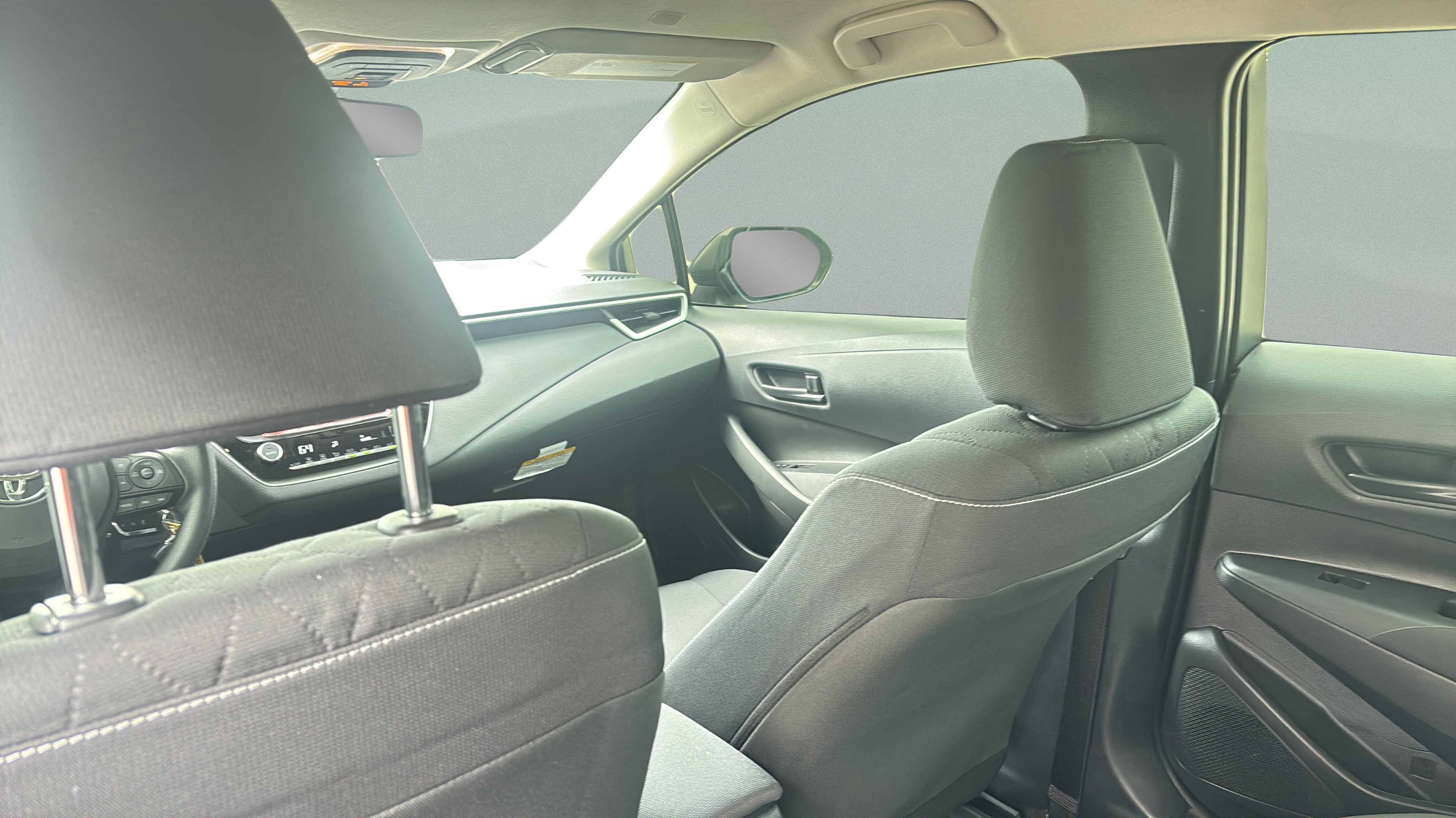 Used 2025 Toyota Corolla LE FWD image 15