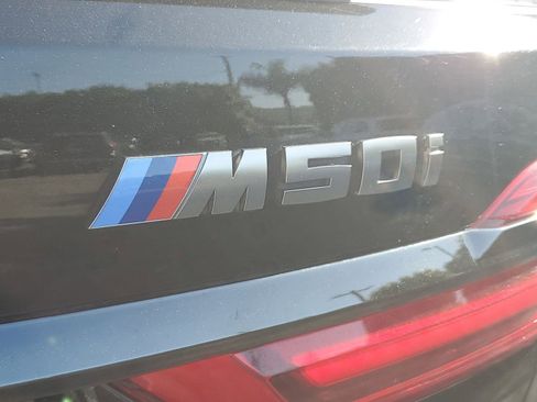 Used 2021 BMW X7 M50i image 8