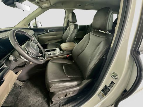 Used 2026 Kia Carnival LXS FWD image 13