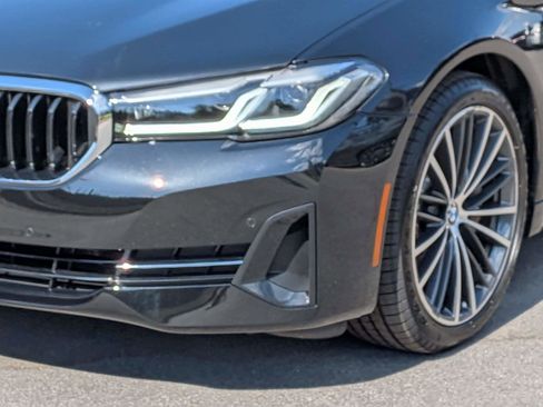 Used 2022 BMW 530i w/ Premium Package RWD image 9