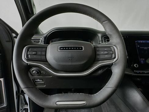 Used 2023 Jeep Wagoneer Series III w/ Preferred Equipment Group image 16