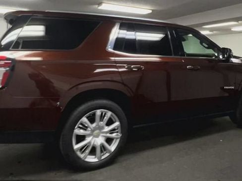 Certified 2022 Chevrolet Tahoe High Country AWD/4WD image 9