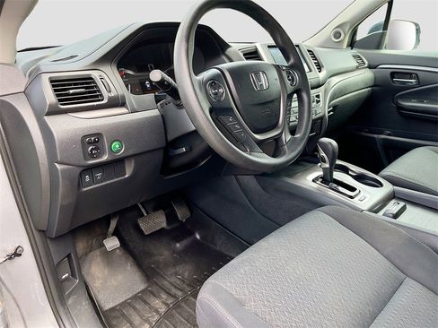Used 2019 Honda Ridgeline Sport image 9