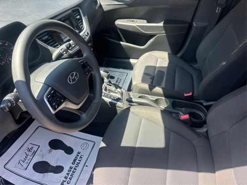 Used 2022 Hyundai Accent SE FWD image 11