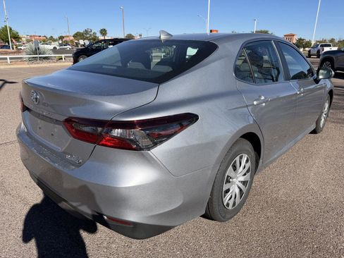Used 2024 Toyota Camry LE image 5