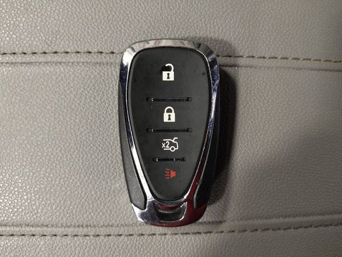 Used 2020 Chevrolet Traverse LT FWD image 32