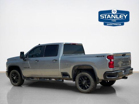 Used 2025 Chevrolet Silverado 2500 Custom w/ Custom Value Package AWD/4WD image 5