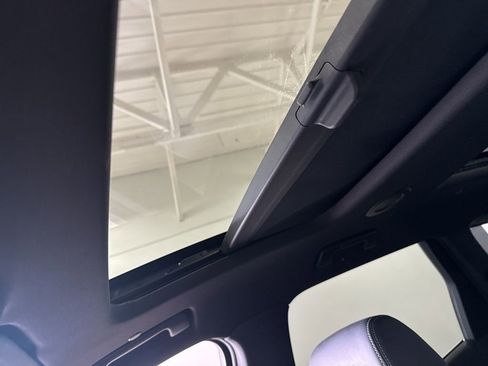 Used 2022 Buick Enclave Premium w/ Experience Buick Package image 14