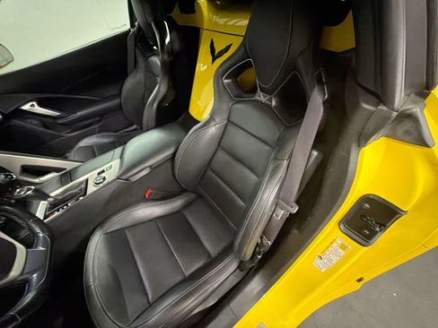 Used 2017 Chevrolet Corvette Stingray Convertible RWD image 19