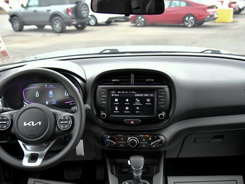 Used 2024 Kia Soul LX w/ Option Group 015 image 31