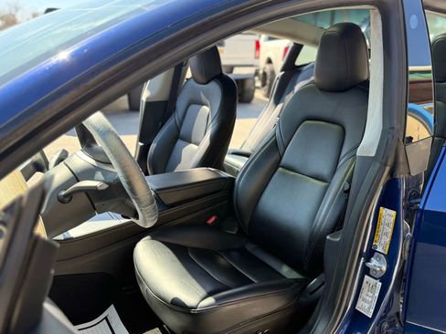 Used 2022 Tesla Model 3 Standard Range image 12