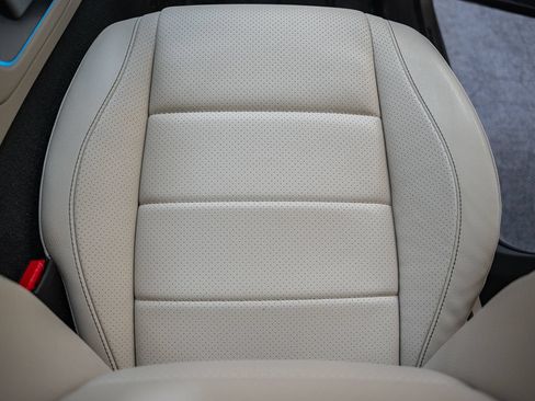 Used 2020 Mercedes-Benz GLE 350 4MATIC image 37