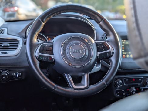 Used 2019 Jeep Compass Latitude w/ Popular Equipment Group image 16