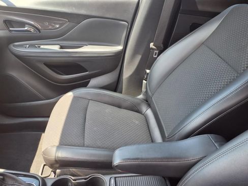 Used 2022 Buick Encore Preferred w/ Safety Package image 29