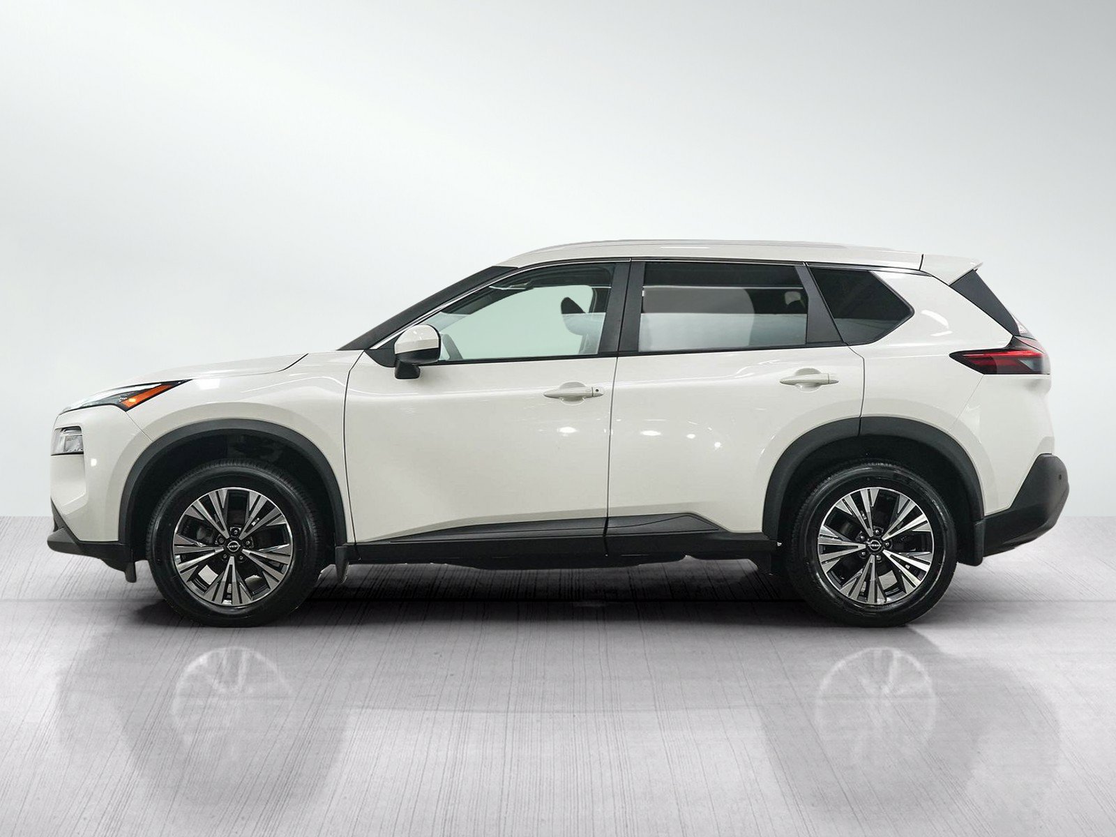 Used 2023 Nissan Rogue SV w/ SV Premium B Package AWD/4WD image 2