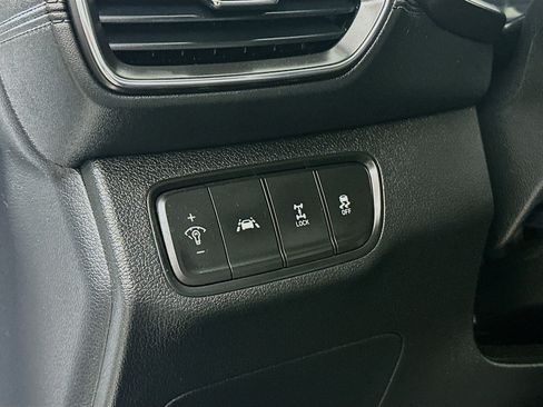 Used 2020 Hyundai Santa Fe SE image 10