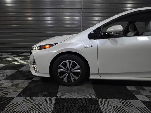 Used 2018 Toyota Prius Prime Advanced image 41