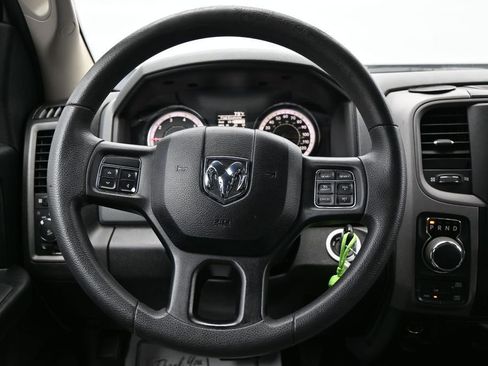 Used 2018 RAM 1500 Express AWD/4WD image 14