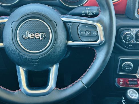Used 2020 Jeep Gladiator Rubicon AWD/4WD image 16