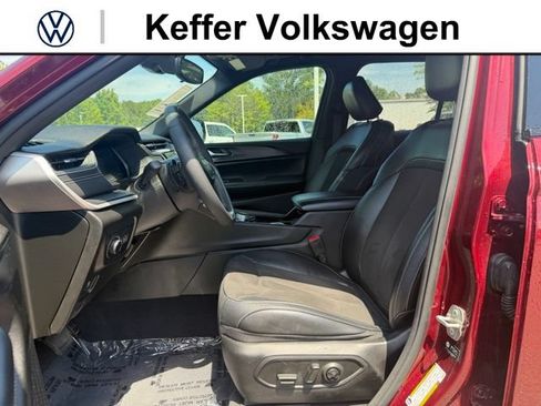 Used 2023 Jeep Grand Cherokee Altitude AWD/4WD image 12