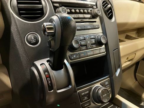 Used 2015 Honda Pilot Touring image 21