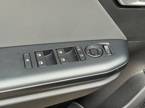 New 2025 Kia K4 LXS image 17