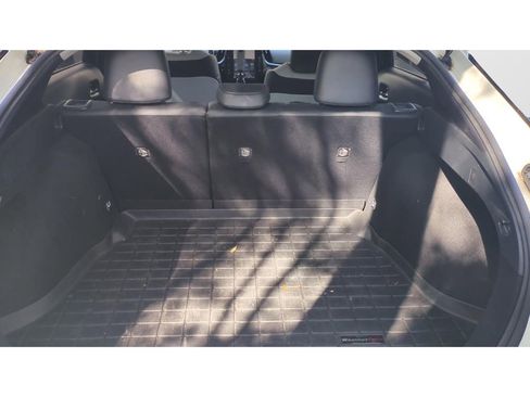 Used 2018 Toyota Prius Four Touring w/ Appearance Package image 11