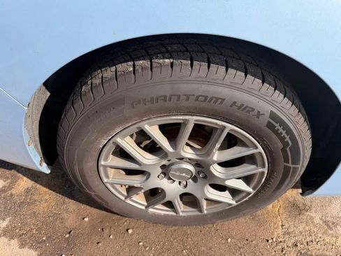 Used 2011 Hyundai Elantra Limited FWD image 21