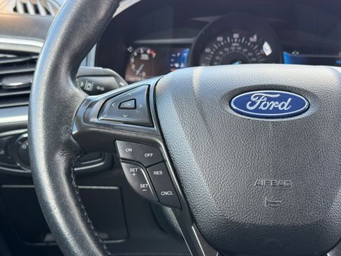 Used 2022 Ford Edge SEL image 24