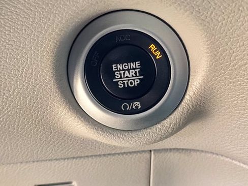 Used 2020 Chrysler Pacifica Touring-L Plus FWD image 21