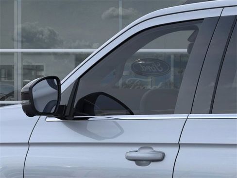 New 2025 Ford Expedition Active image 20