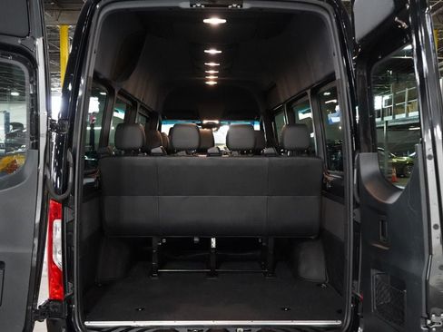 Used 2020 Mercedes-Benz Sprinter 2500 image 22