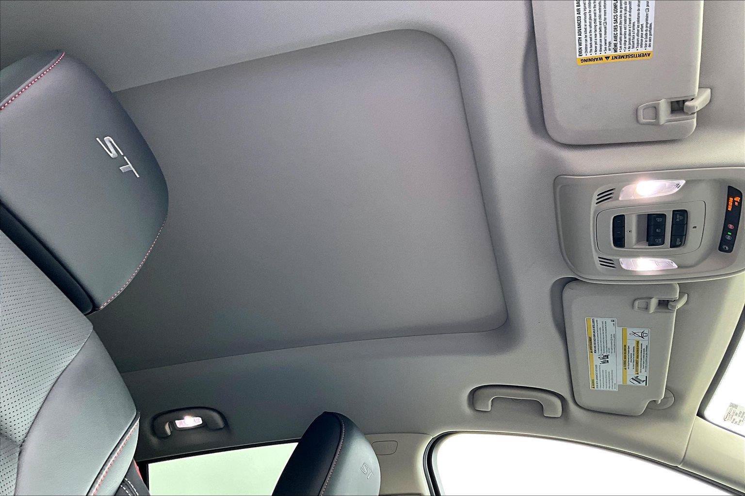 Used 2023 Buick Envision Essence w/ Technology Package I AWD/4WD image 23