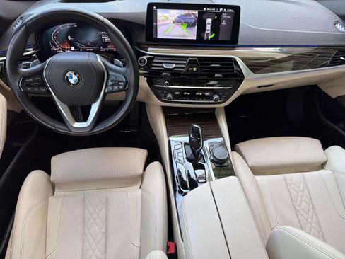 Used 2023 BMW 530i w/ Premium Package RWD image 29