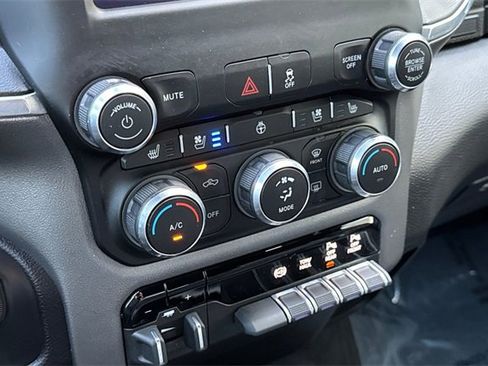 Used 2021 RAM 2500 Laramie w/ Night Edition image 31